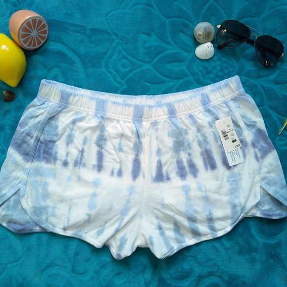 Tie-Dye Aeropostale Girlfriend Shorts - Picture 1 of 3